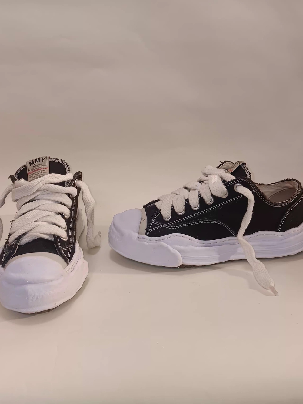 Miharayasuhiro Women's Black and White Low-Top Sneakers
